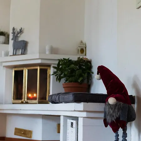 Βίλα Spacious Detached House For A Larger Group *