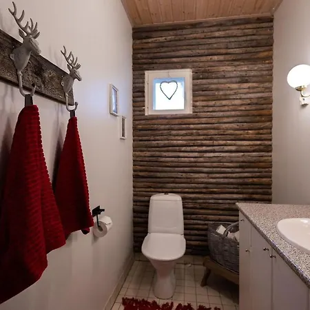 Βίλα Spacious Detached House For A Larger Group Ροβανιέμι