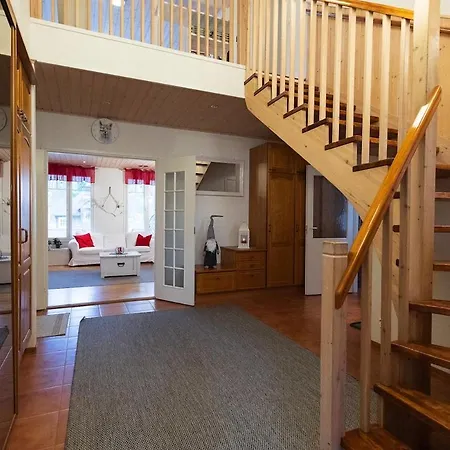 Spacious Detached House For A Larger Group וילה