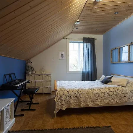 Spacious Detached House For A Larger Group روفانييمي
