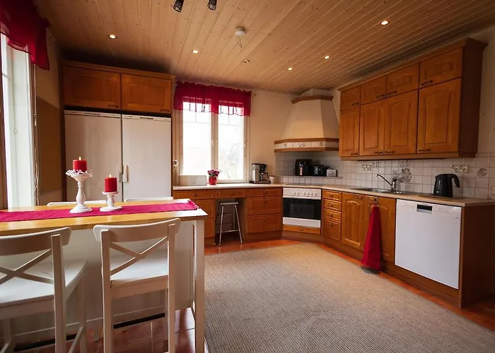 Spacious Detached House For A Larger Group וילה *