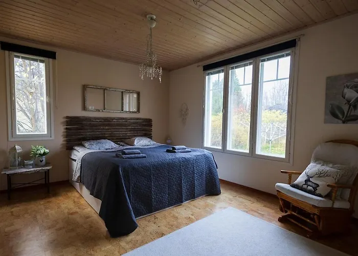 Spacious Detached House For A Larger Group וילה רובניימי