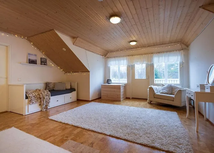 Spacious Detached House For A Larger Group וילה *