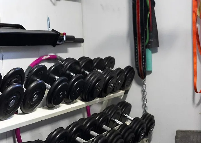 Spacious Detached House For A Larger Group * רובניימי